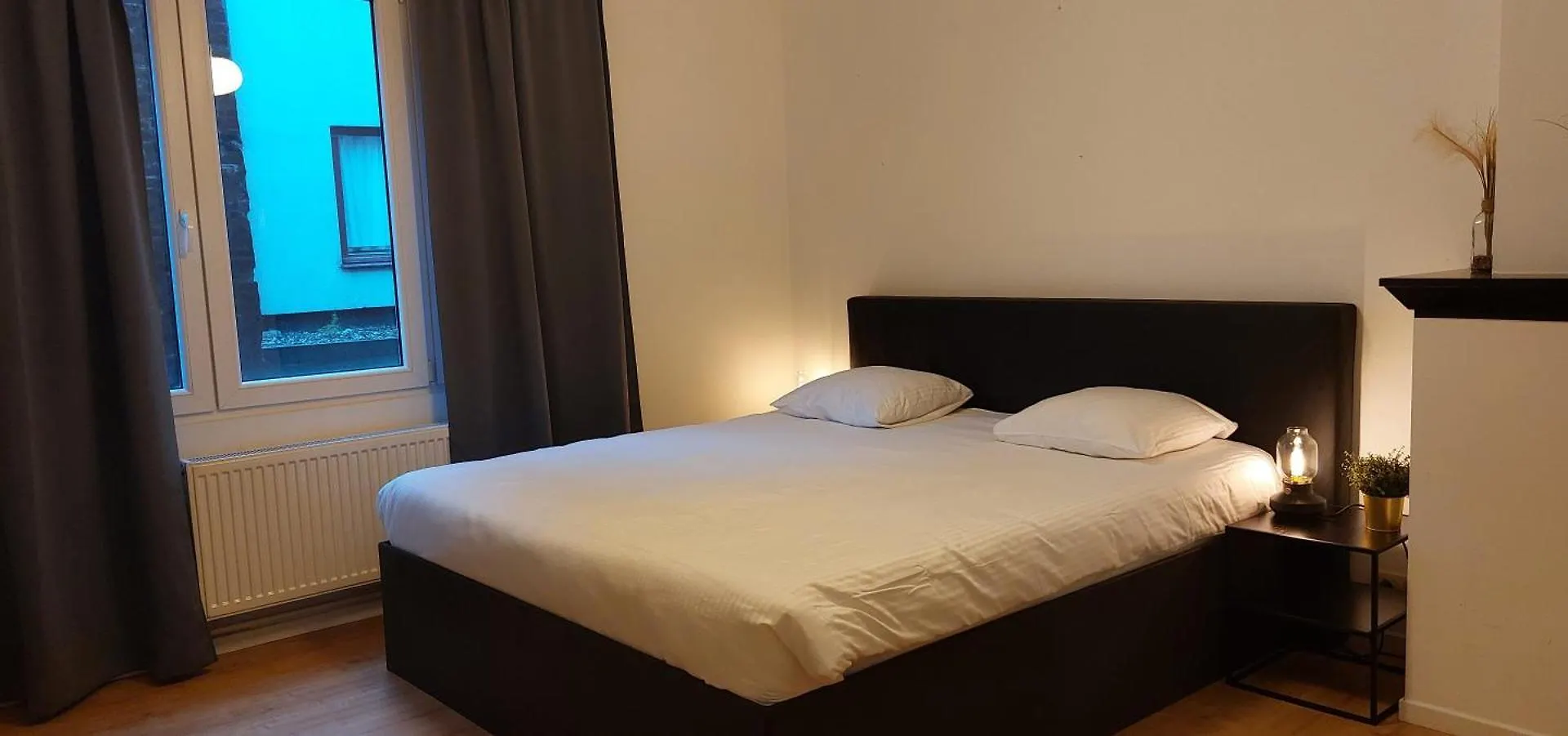 The View - Spacious 2 Bdr Appt In With View Antwerp Apartment